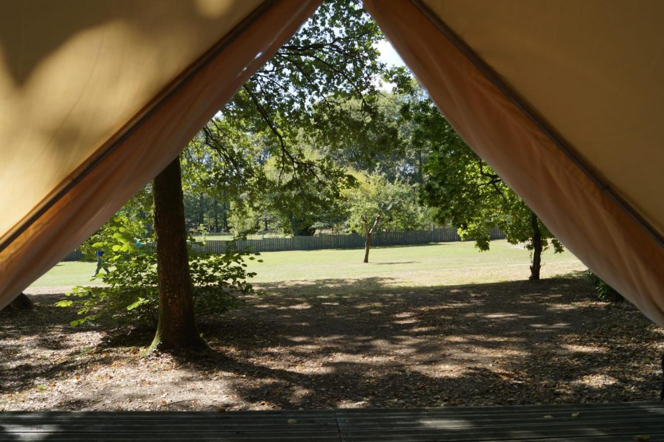 Camping Sous Les Belles Etoiles Peyrilhac Exterior foto